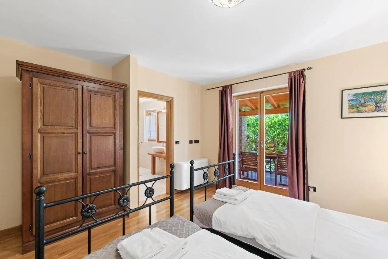 Villa Dol 0*, Buzet